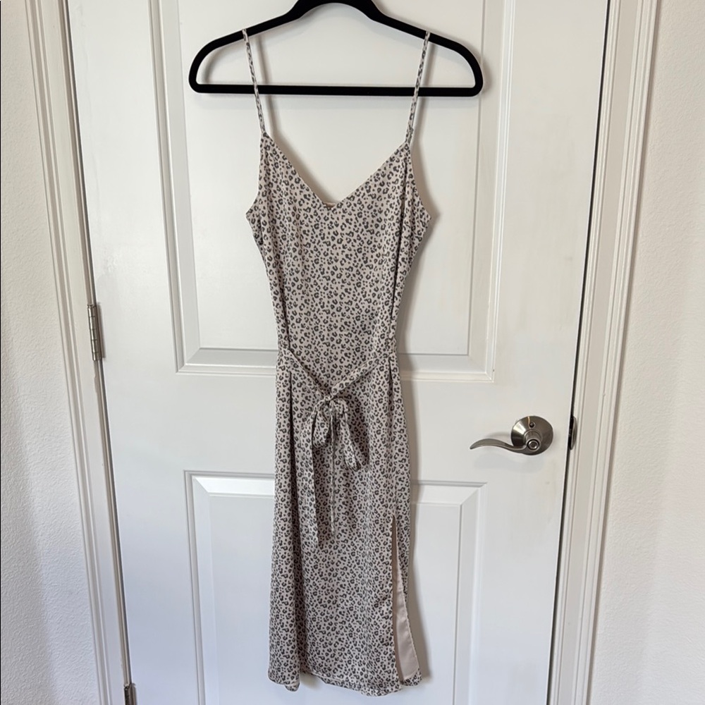 Abercrombie & Fitch Leopard Print Midi Dress